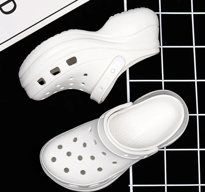 Thick-Sole Beachwalk Trainers