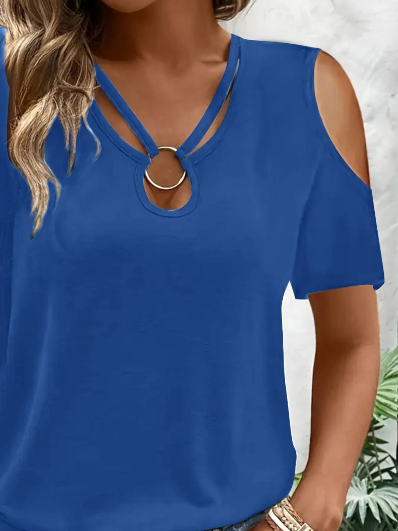 Women's Cold Shoulder T-Shirt – Metal Ring Cutout Detail - ShopNQlik
